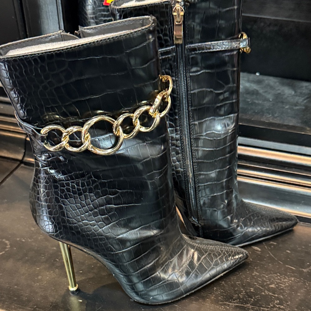 Fashion Nova Black Croc-Embossed Pointed Toe Stiletto Boots with Gold Chain